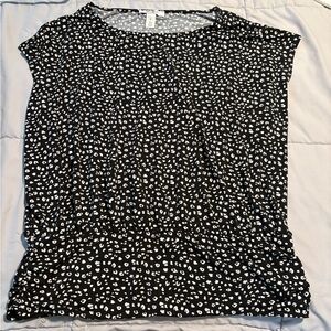 White House Black Market Black and White Short Sleeve Top